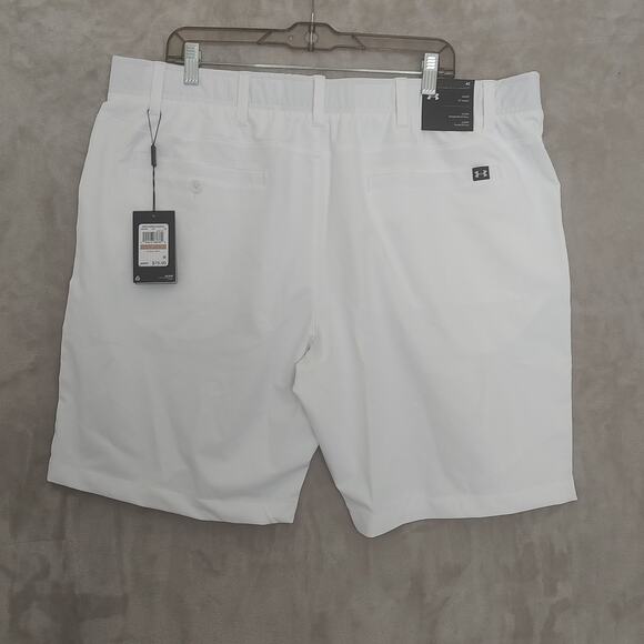 Under Armour, NWT, Mens Golf Shorts White, Size 42 Inseam 10" Pockets Retail $70 - Picture 2 of 14